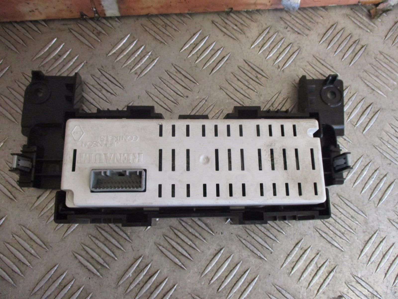 RENAULT LAGUNA MK3 2008 CENTRE DASH DIGITAL SCREEN DISPLAY UNIT 280340001R B