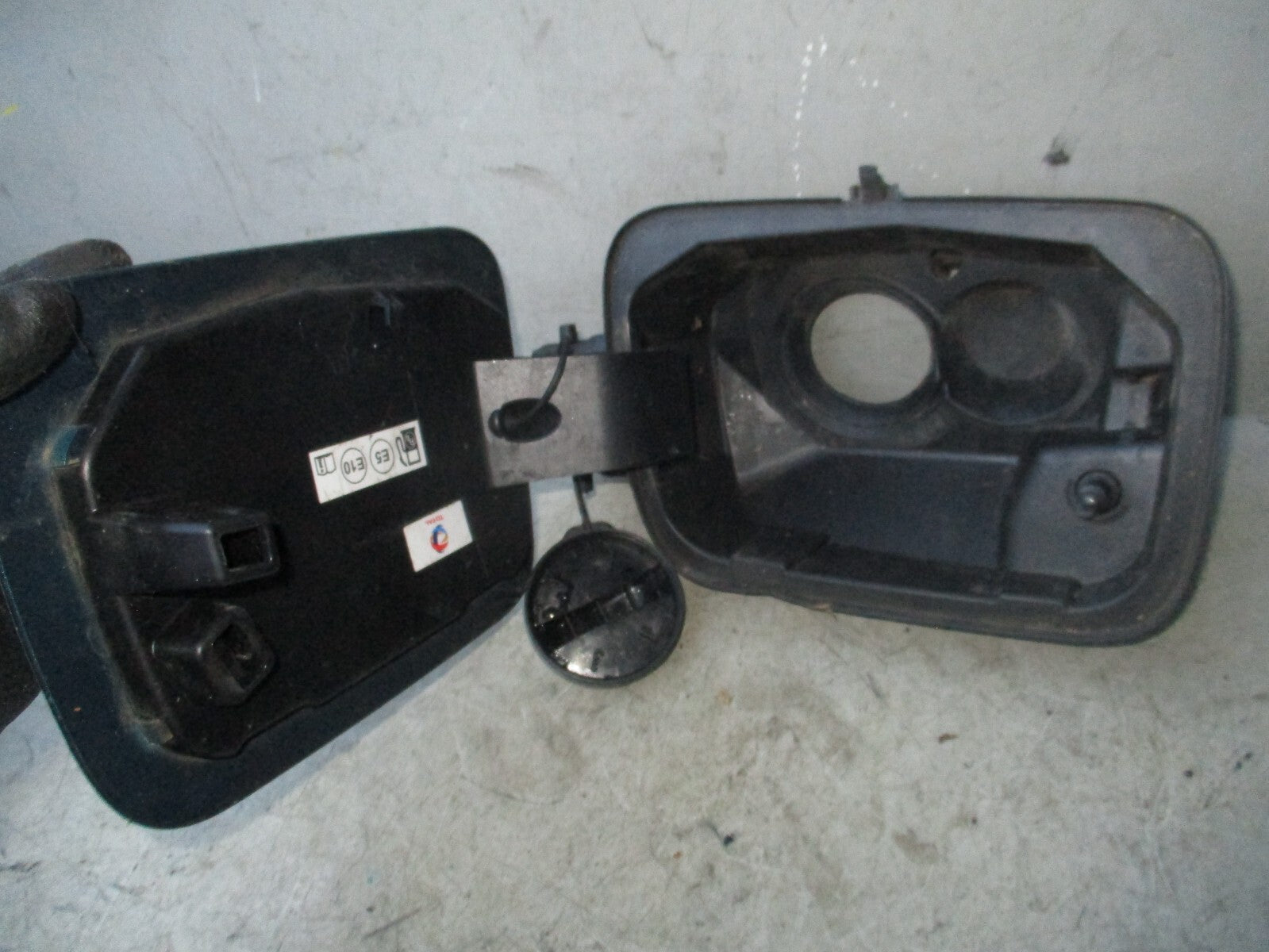 2020 CITROEN C5 AIRCROSS FUEL FILLER FLAP WITH CAP GREEN