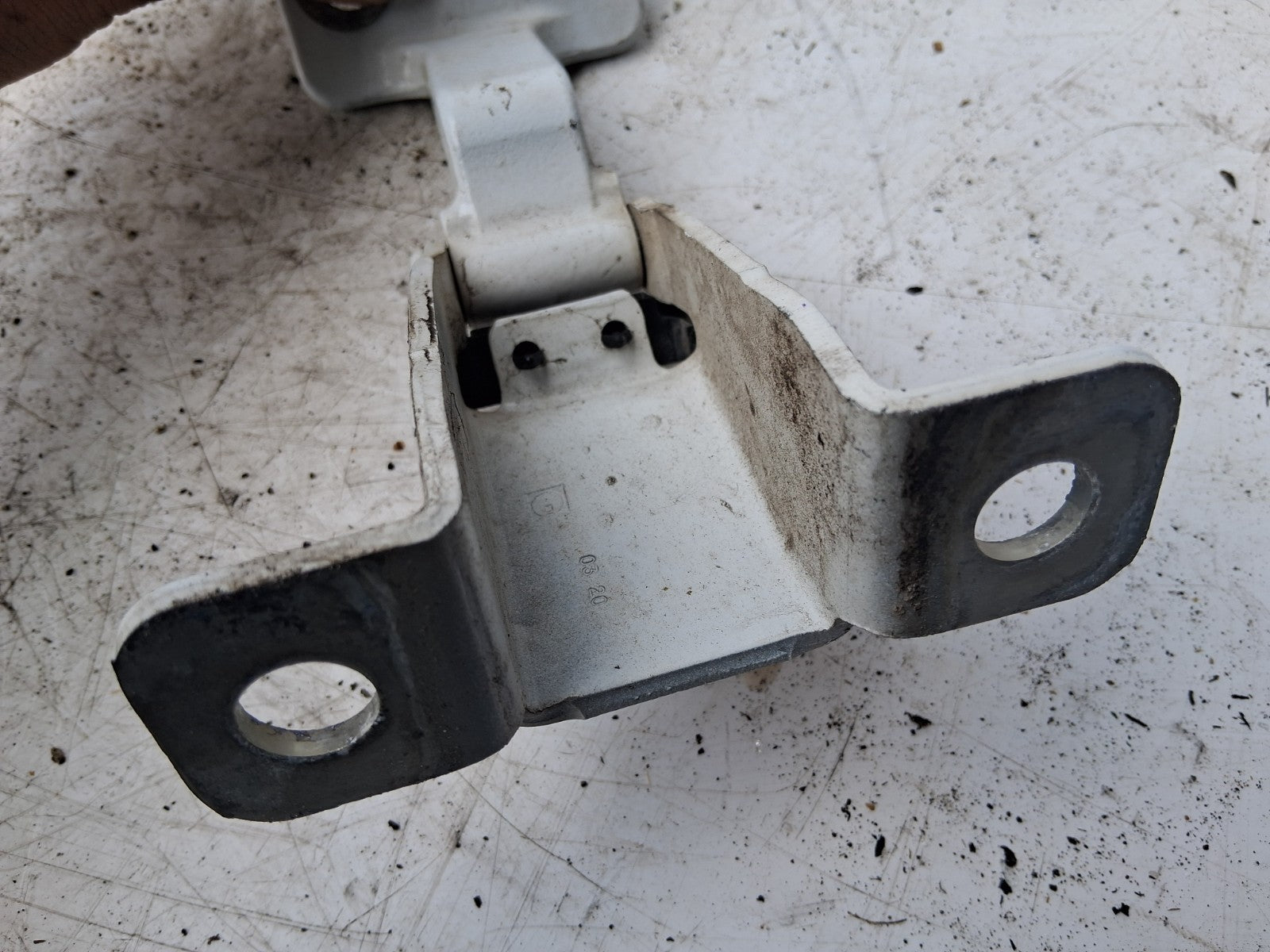2020 RENAULT KANGOO MK2 OSR DRIVER SIDE REAR DOOR HINGE KL1312A1119