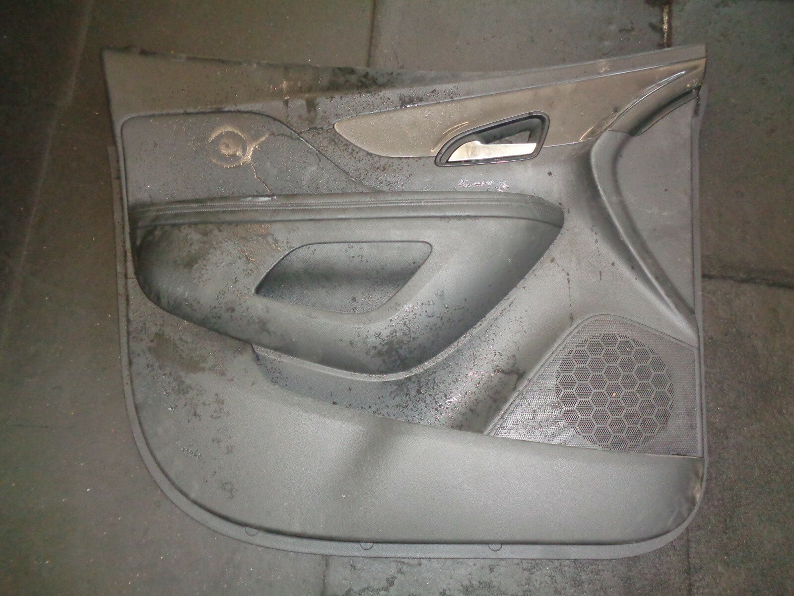 VAUXHALL MOKKA 2018 NSF PASSENGER SIDE FRONT DOOR DOORCARD PANEL