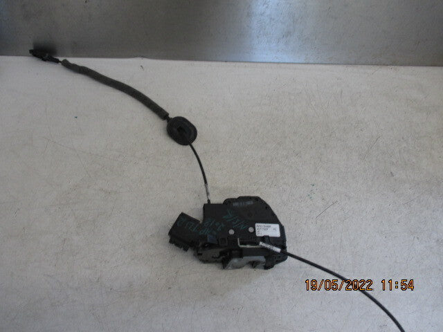 2018 RENAULT CAPTUR NSR PASSENGER SIDE REAR DOOR LOCK MECHANISM MECH 825018499R