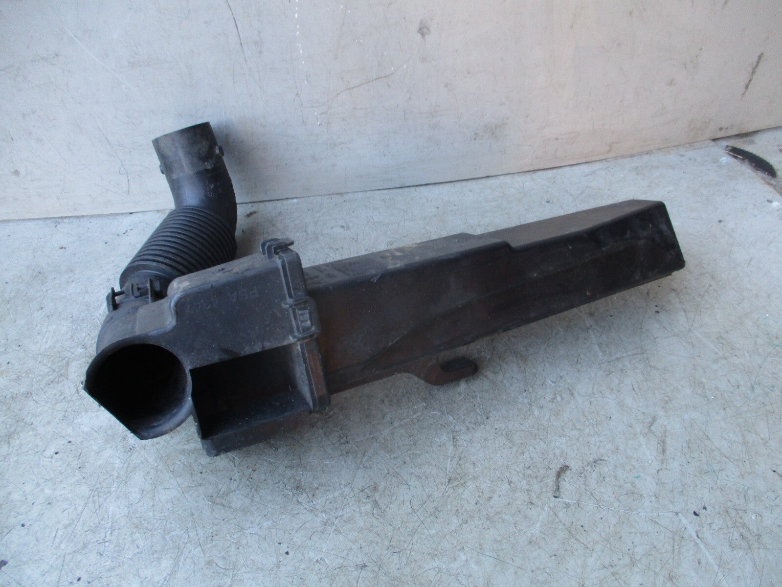 VAUXHALL CROSSLAND 2021 1.2 PETROL AIR BREATHER HOSE PIPE 9670851680