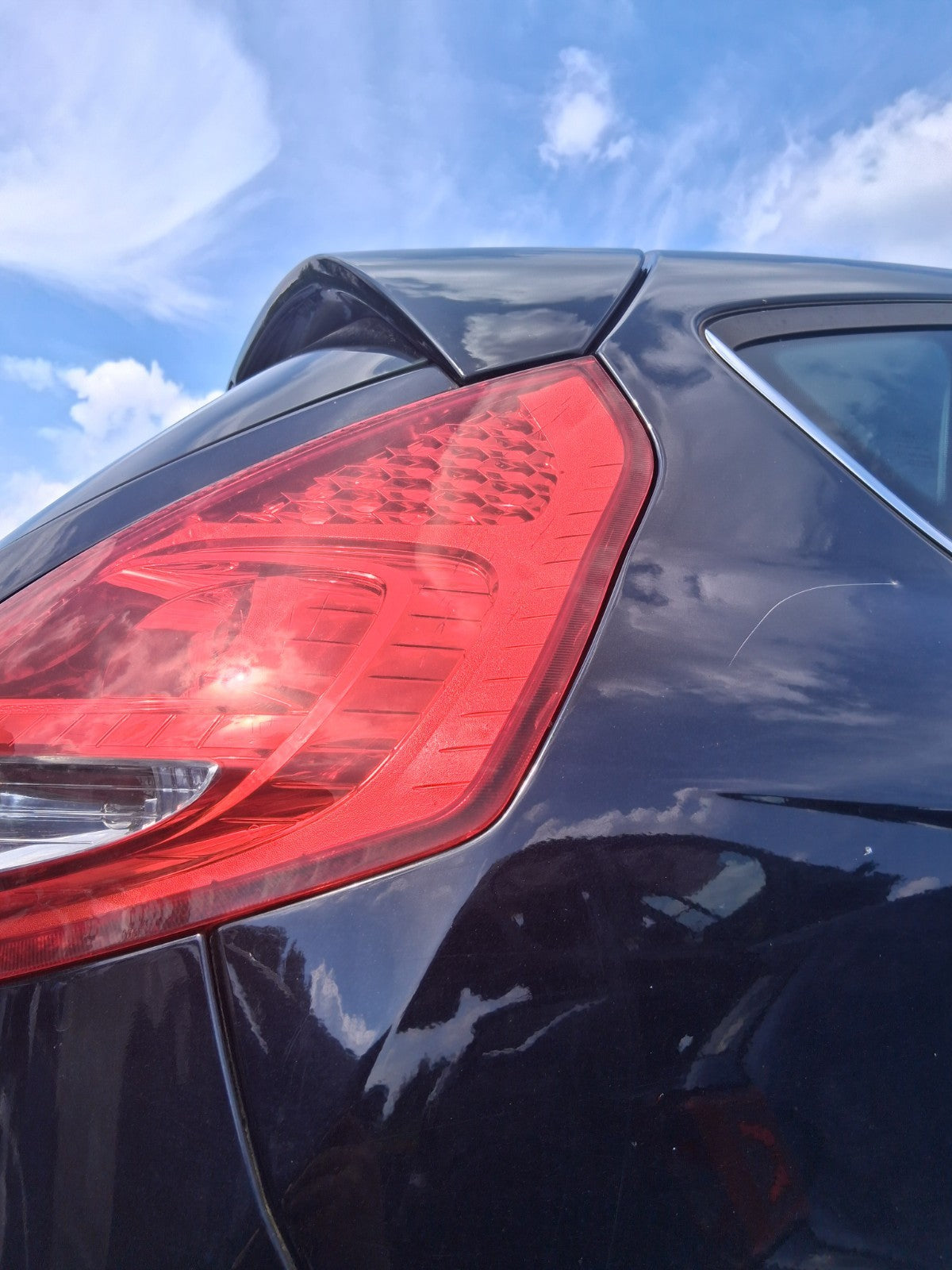 2012 FORD FIESTA ZETEC MK7 5 DOOR OSR DRIVER SIDE REAR RIGHT TAIL LIGHT