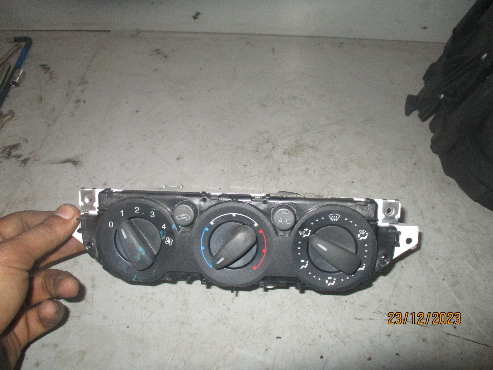 FORD FOCUS MK2 2010 HEATER AC CLIMATE CONTROL SWITCH PANEL