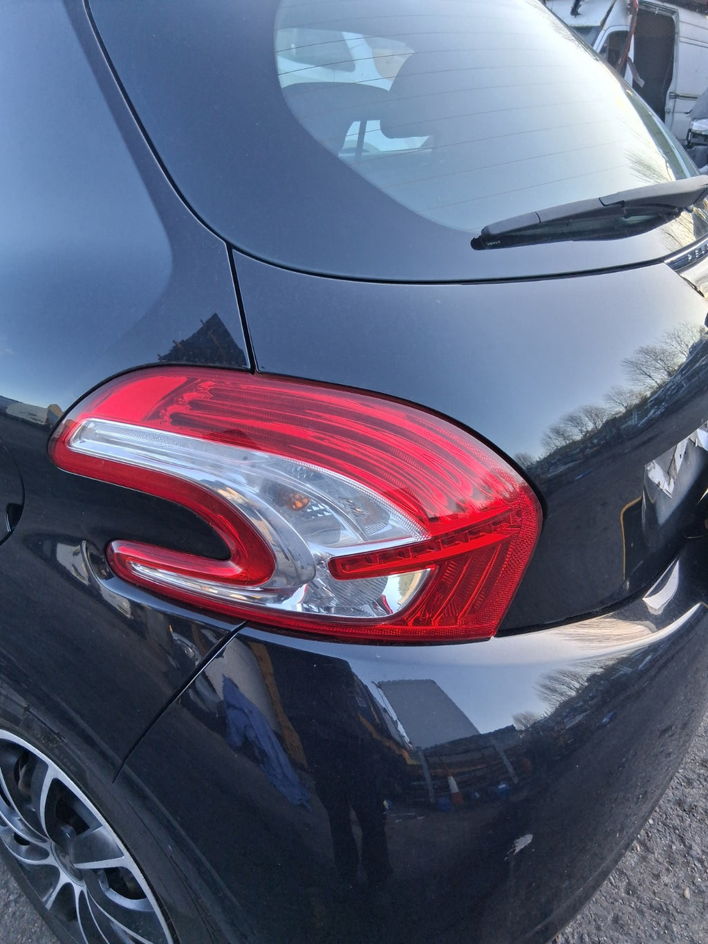 2014 PEUGEOT 208 NSR PASSENGER SIDE REAR LEFT TAIL LIGHT