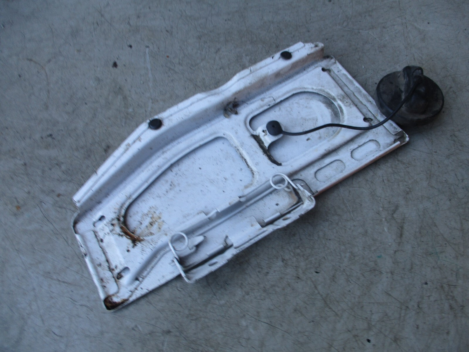 MERCEDES BENZ SPRINTER W907 2019 FUEL FILLER FLAP WHITE A9107500000