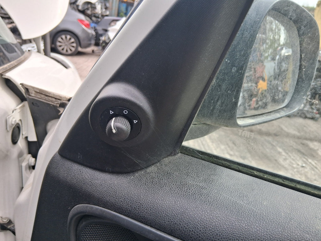 2019 FIAT 500L URBAN HATCH OSF DRIVER SIDE FRONT WING MIRROR CONTROL SWITCH