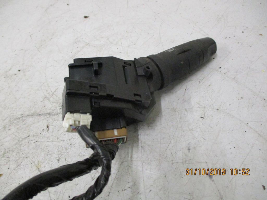 NISSAN X TRAIL T30 2005 MK1 INDICATOR HEADLIGHT CONTROL SWITCH STALK 255408H700