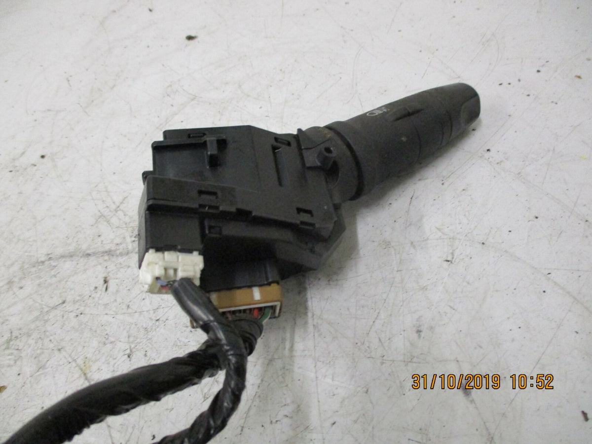 NISSAN X TRAIL T30 2005 MK1 INDICATOR HEADLIGHT CONTROL SWITCH STALK 255408H700