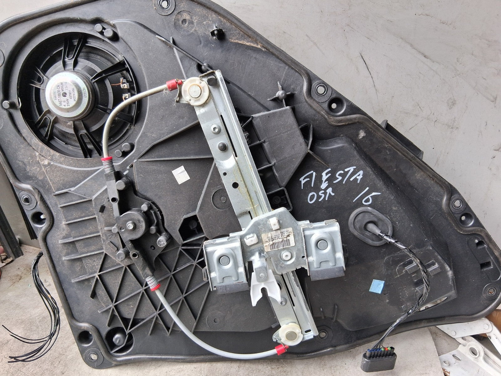FORD FIESTA MK7 2016 5 DOOR OSR DRIVER SIDE REAR WINDOW REGULATOR 8A61A27000AR