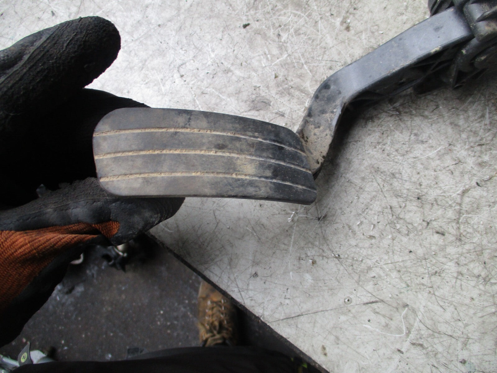 2013 RENAULT MASTER MK3 THROTTLE PEDAL 8200672371C
