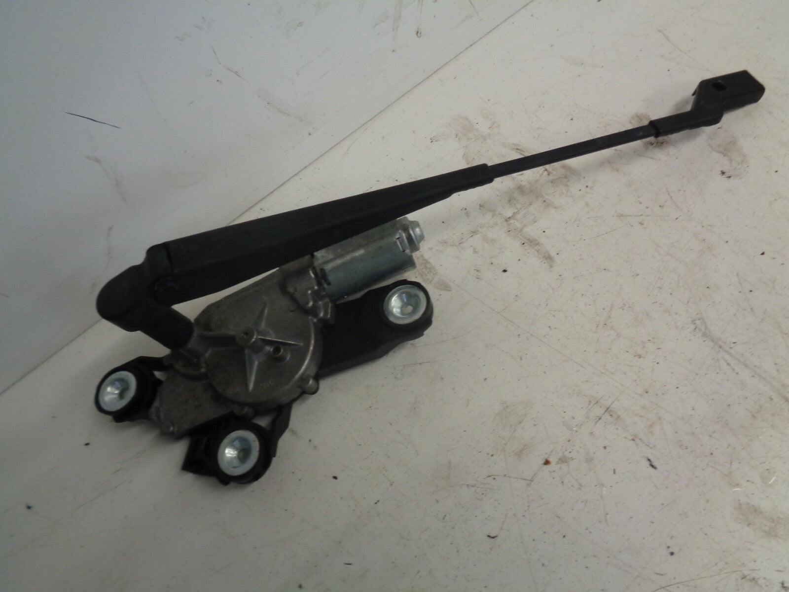 FORD MONDEO MK4 2013 REAR WINDSCREEN WOPER MOTOR WITH BLADE 7S71A17K441KA