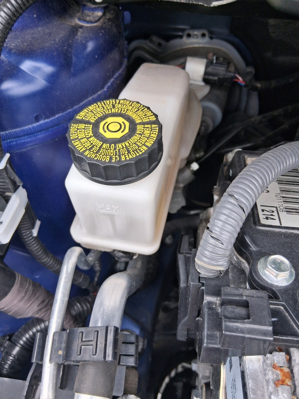 2023 TOYOTA YARIS MK4 1.5 HYBRID ELECTRIC BRAKE FLUID RESERVOIR