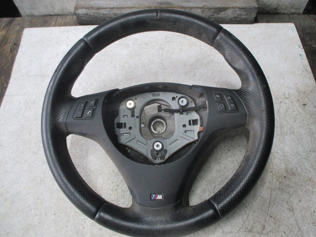BMW 1 SERIES E88 2013 2.0DIESEL SPORT 3 SPOKE MULTIFUNCTION STEERING WHEEL BLACK