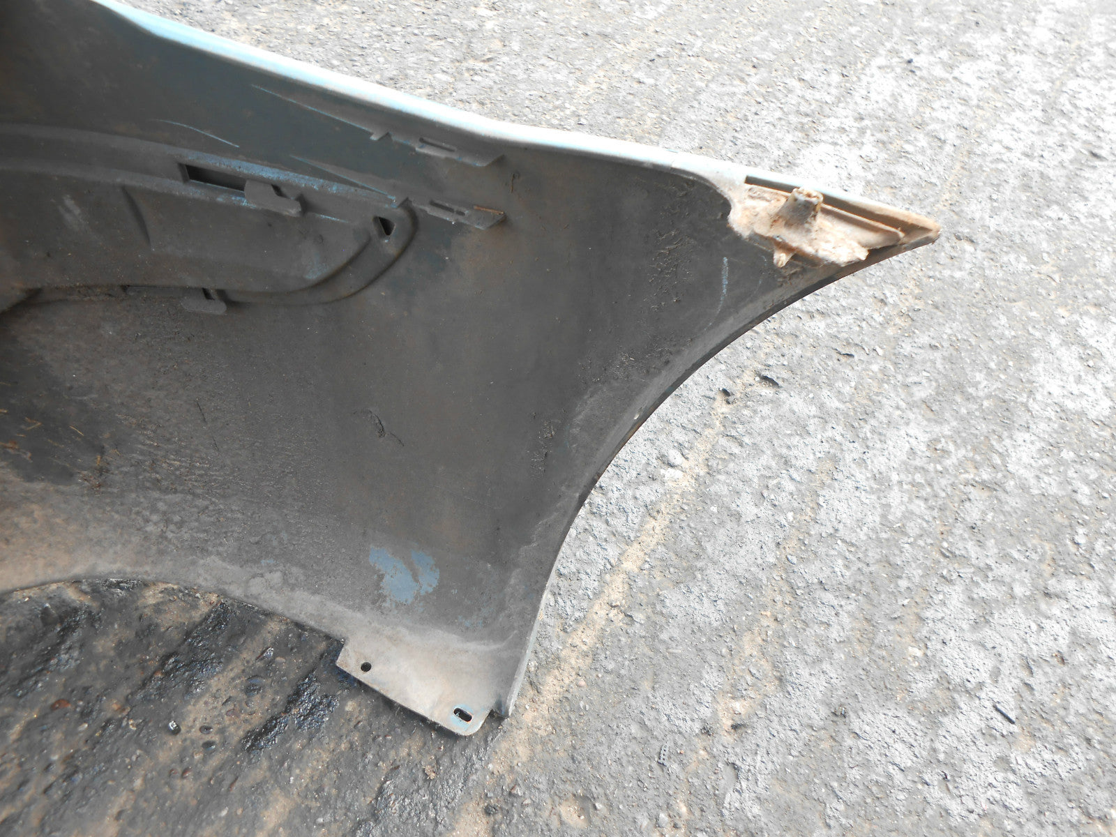MAZDA PREMACY 1999 COMPLETE REAR BUMPER GREEN