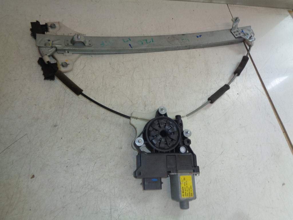 HYUNDAI i20 MK2 2017 OS DRIVER SIDE FRONT DOOR WINDOW MOTOR REGULATOR 82460C8010