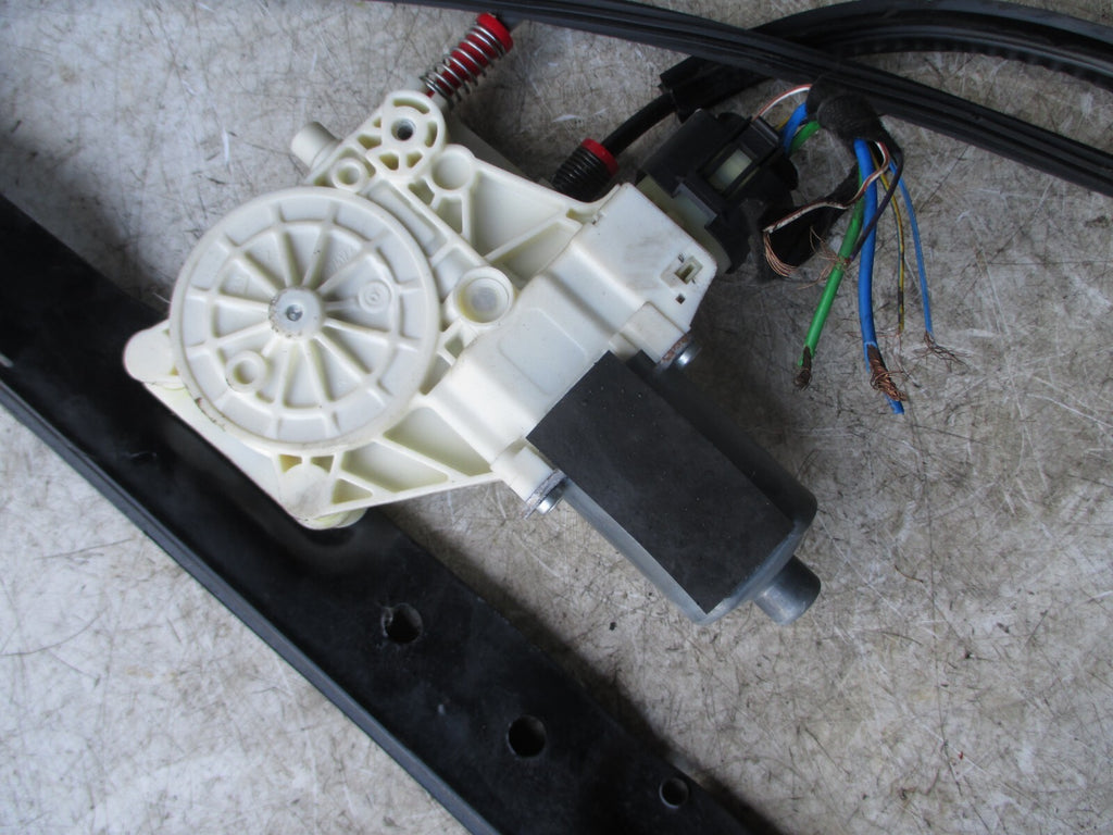 FORD GALAXY MK3 2013 DRIVER SIDE FRONT RIGHT WINDOW MOTOR REGULATOR 0130822286