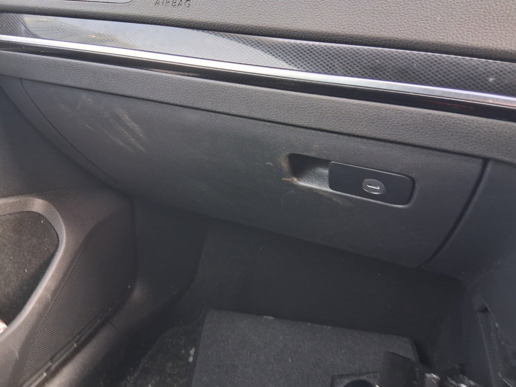 2016 VOLKSWAGEN GOLF MK7 FRONT DASHBOARD GLOVE BOX STORAGE COMPARTMENT