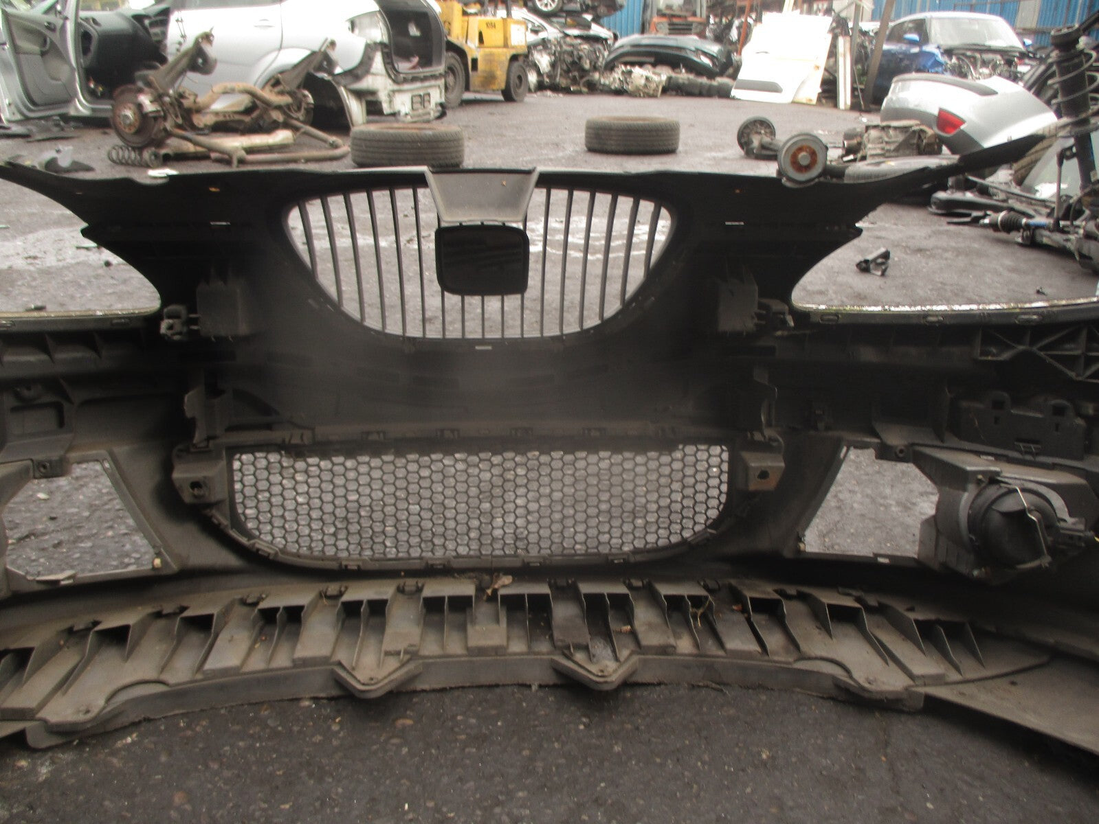 2004 SEAT ALTEA MK1 FRONT BUMPER WITH GRILLS GREY