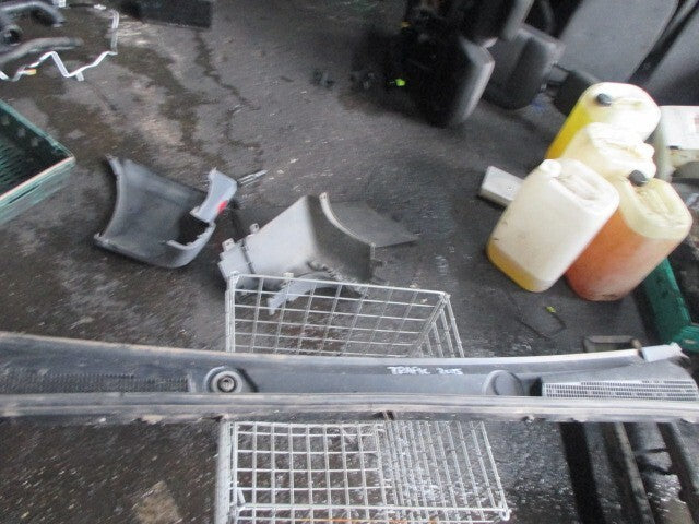 2015 RENAULT TRAFIC B X82 MK2 FRONT WINDSCREEN SCUTTLE PANEL TRIM