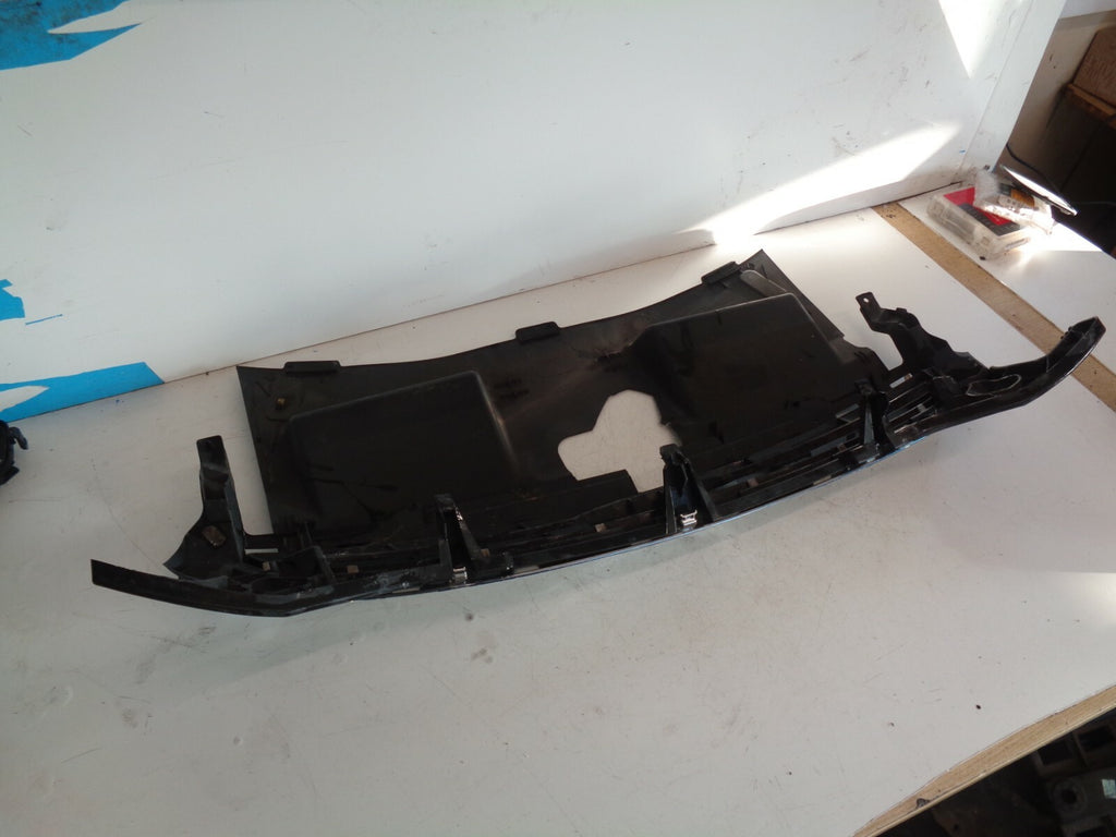 FORD MONDEO MK4 2007-2014 FACELIFT BUMPER FRONT UPPER GRILL DAMAGED