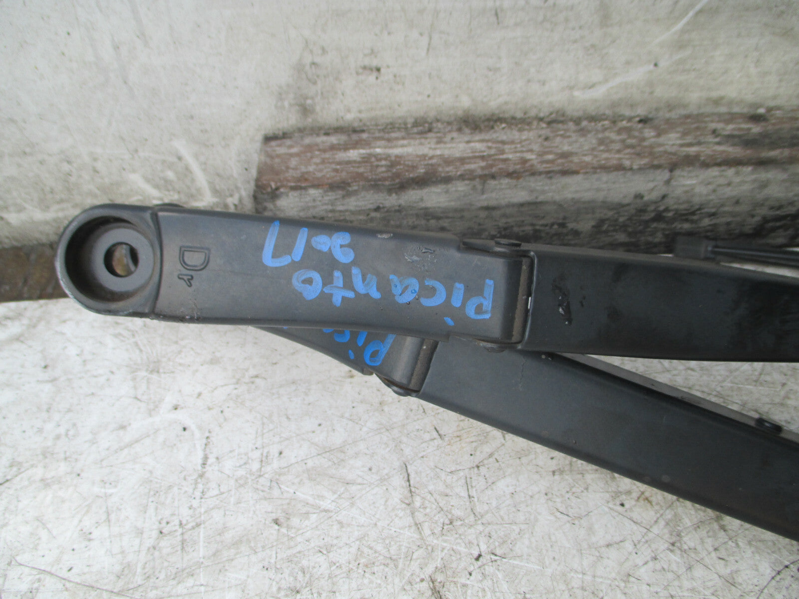 KIA PICANTO 2017 MK2 FRONT WINDSCREEN WIPER ARM & BLADE