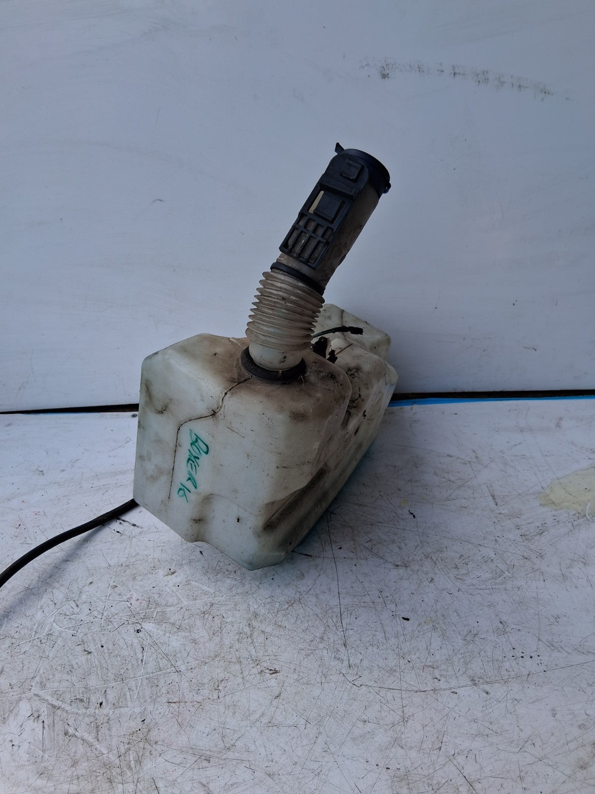 2016 PEUGEOT BOXER FRONT WINDSCREEN WASHER BOTTLE TANK B805
