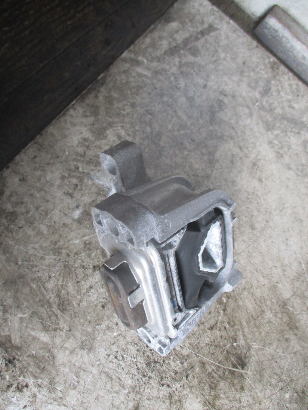 AUDI A3 2015 ENGINE MOUNT BRACKET 5Q0199262CP