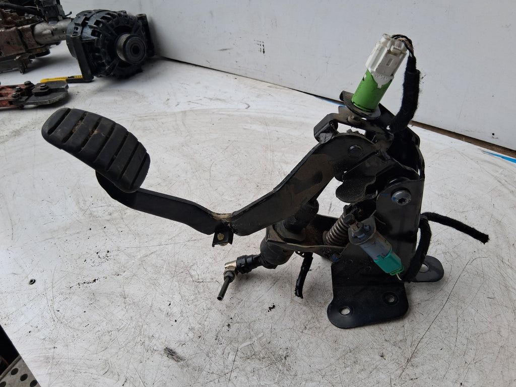 2020 RENAULT KANGOO MK2 CLUTCH PEDAL 8200508356