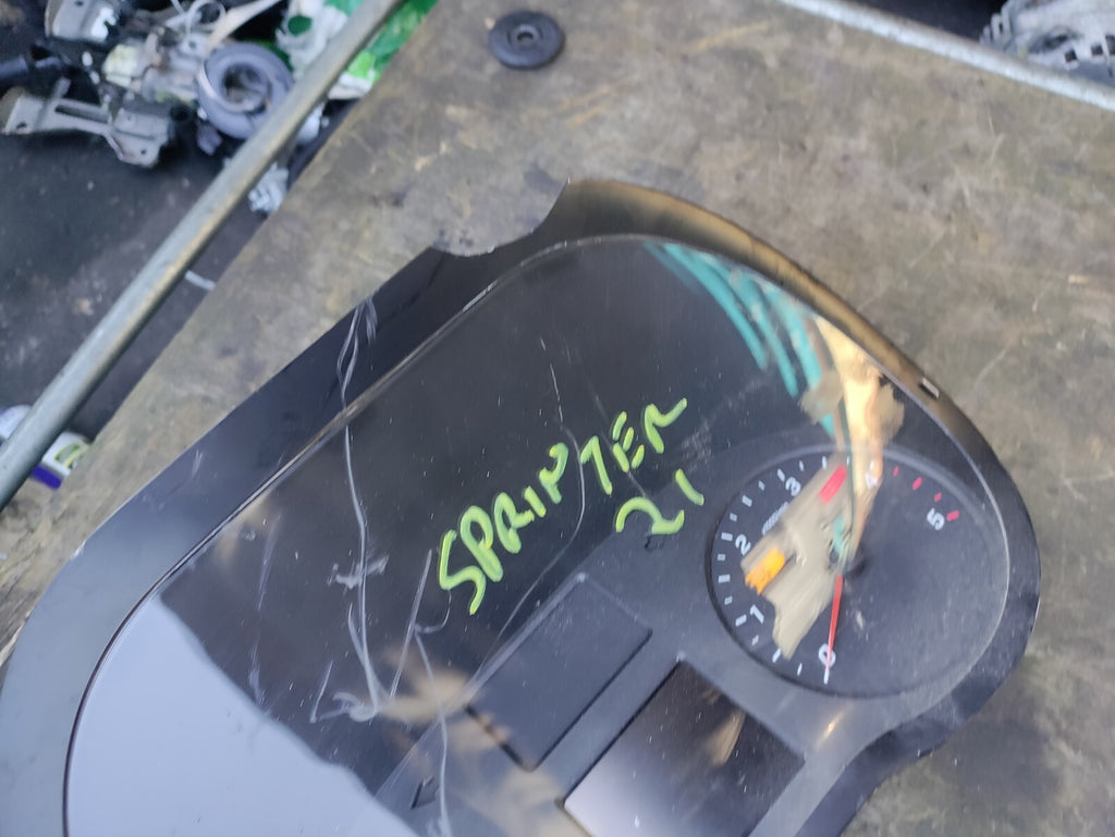 2021 MERCEDES BENZ SPRINTER W907 SPEEDOMETER DAMAGED A9079005806