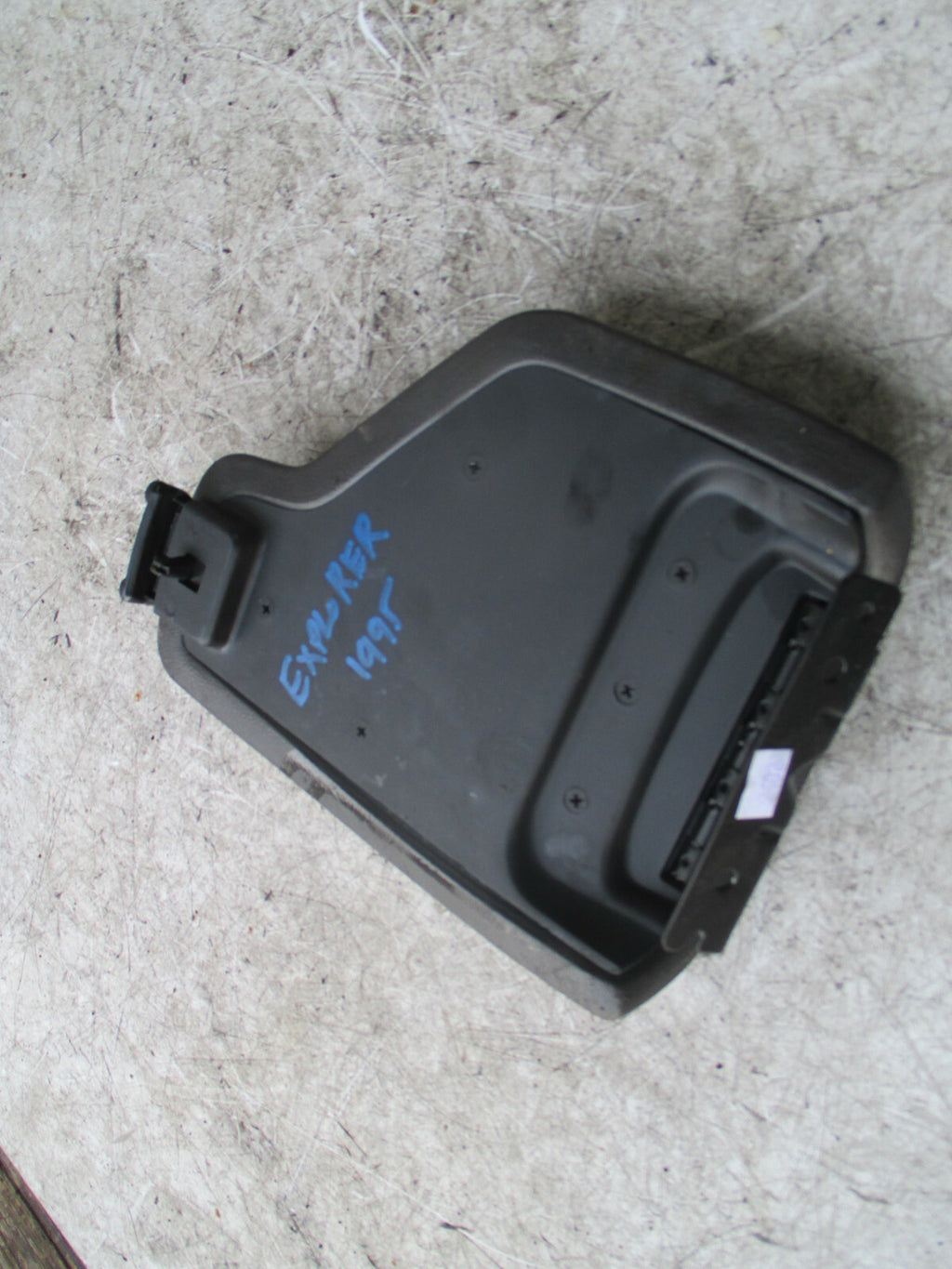 FORD EXPLORER 1995 CENTRE CONSOLE ARMREST LEATHER