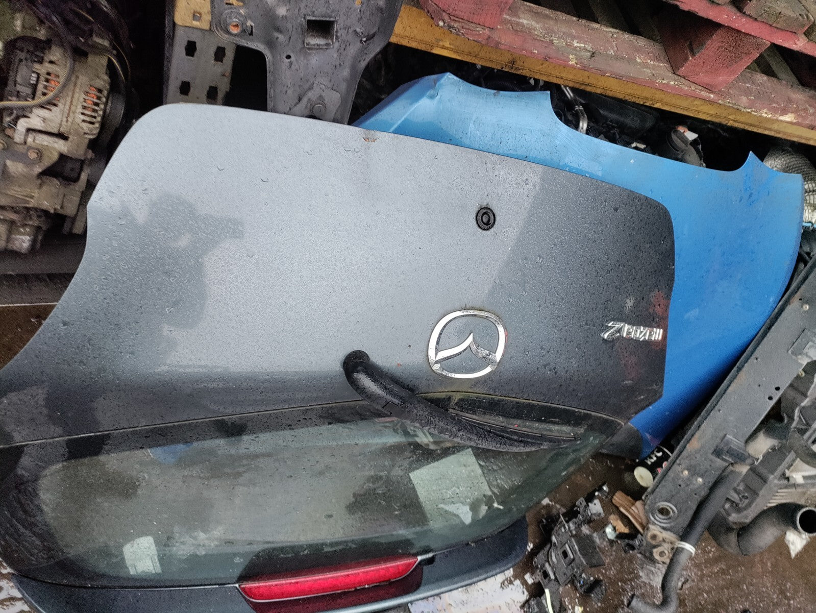2008 MAZDA 2 MK2 REAR COMPLETE TAILGATE BOOTLID GREY