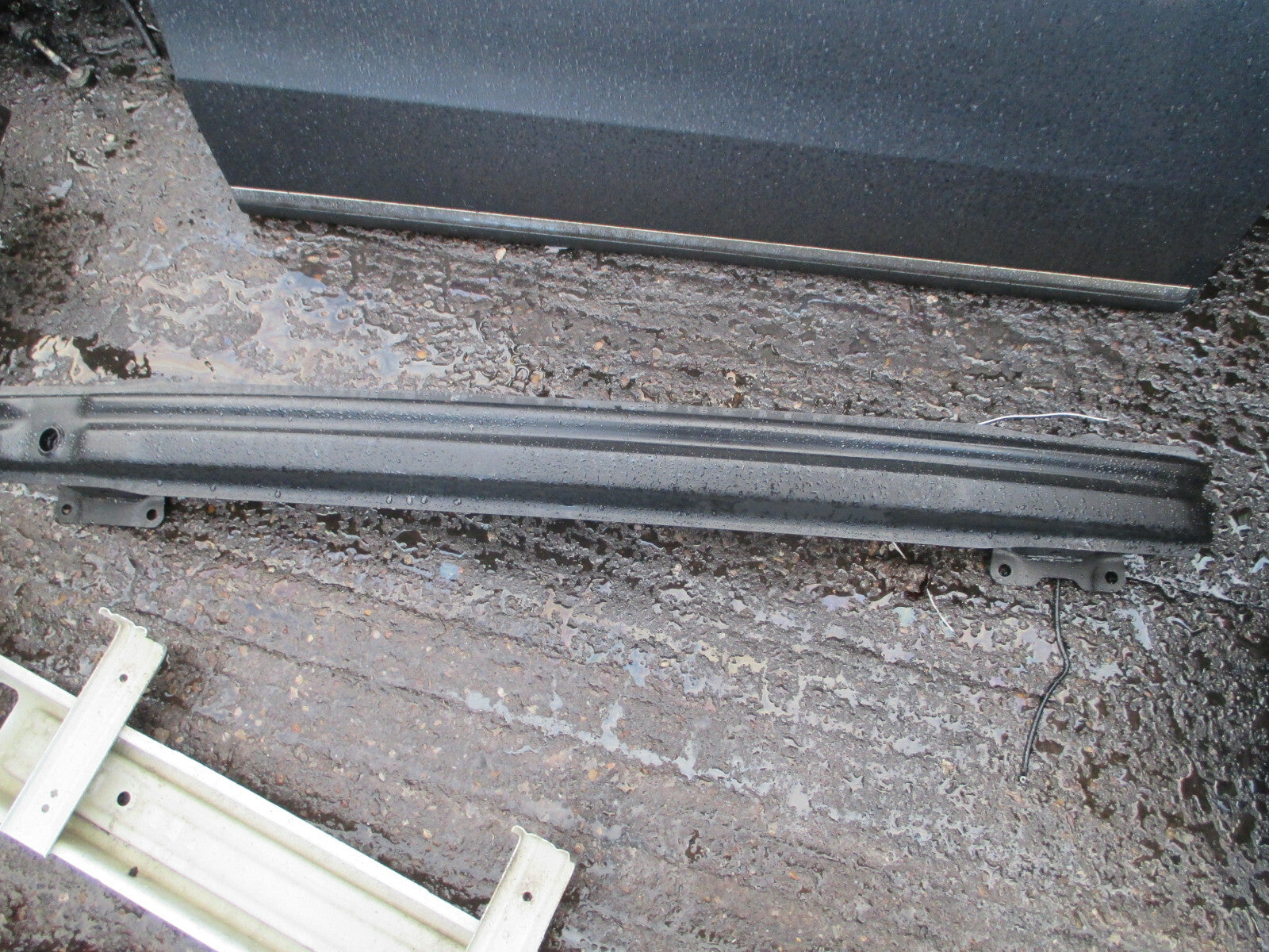 VW VOLKSWAGEN PASSAT B7 ESTATE REAR BUMPER REINFORCEMENT CRASH BAR