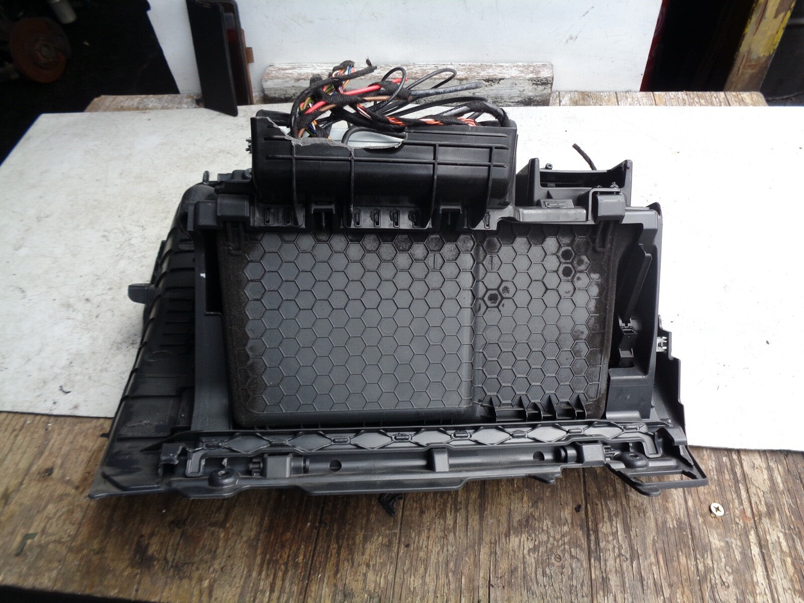 VW VOLKSWAGEN GOLF MK7 1.6 TDI GLOVEBOX STORAGE COMPARTMENT 5G2857097