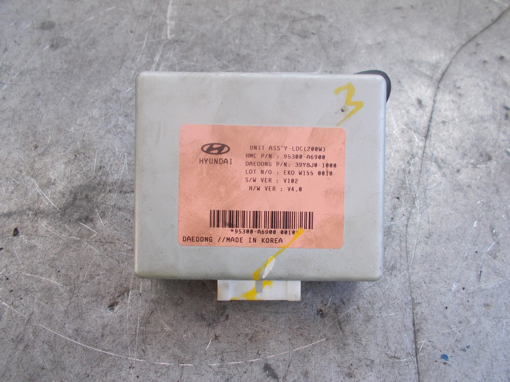 HYUNDAI I30 GD (MK2) VOLTAGE STABILISER ECU MODULE 95300-A6900 39Y8J0-1000