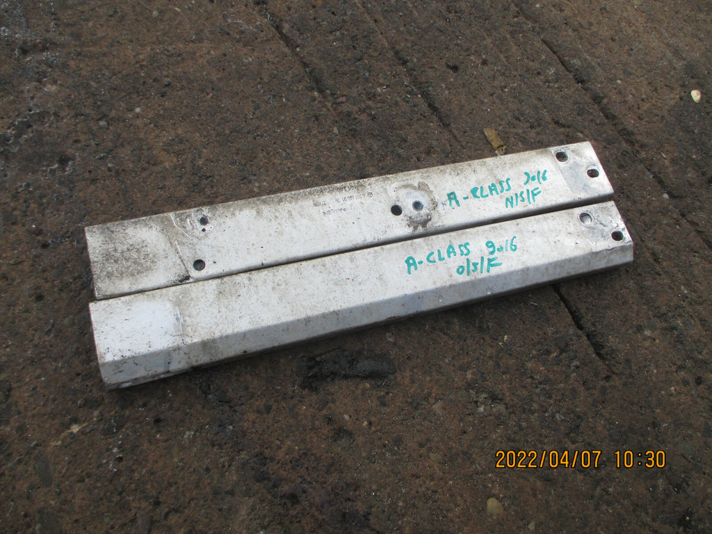 MERCEDES A CLASS W176 2016 DRIVER PASSENGER RADIATOR SUPPORT BRACKET A2466280129