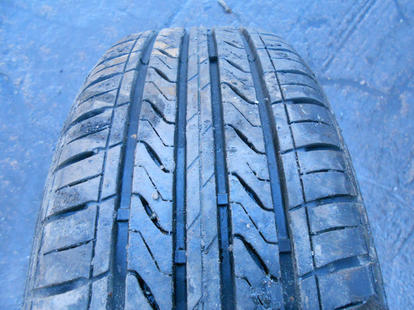 PEUGEOT 207 2009 5 SPOKE 4 STUD ALUMINIUM ALLOY WHEEL & TYRE 185/65 R15