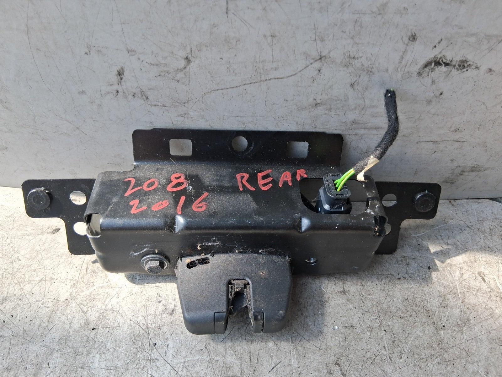 2016 PEUGEOT 208 REAR BOOTLID TAILGATE BOOT LOCK MECHANISM 9151487499