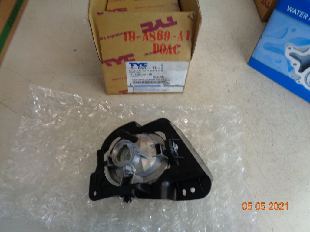 MAZDA 2 2007 - 2010 NSF PASSENGER SIDE FRONT FOG SPOT LIGHT LAMP LENS 19A870A12B