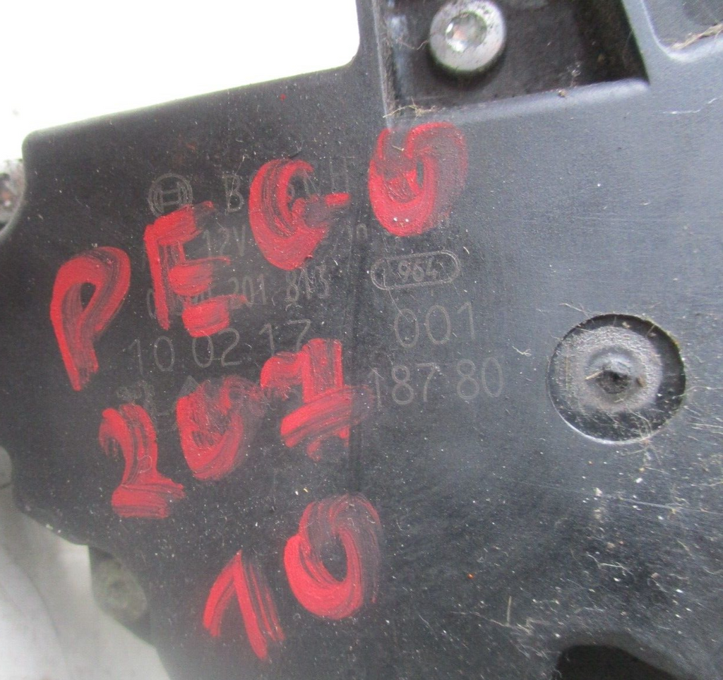 2010 PEUGEOT 207 REAR WINDSCREEN WIPER MOTOR WITH WIPER ARM 0390201813