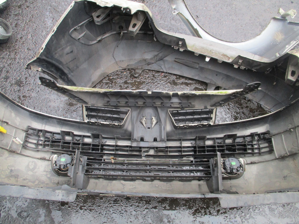 2005 RENAULT MEGANE MK2 FRONT  COMPLETE BUMPER GOLDEN