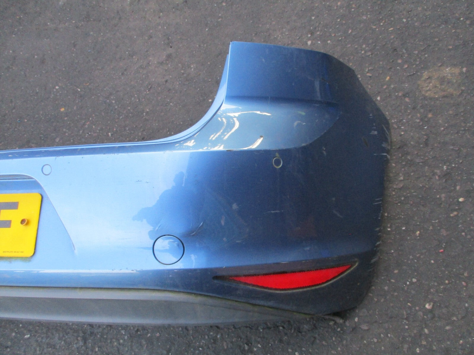 2013 VW VOLKSWAGEN GOLF MK7 REAR BUMPER WITH PDC SENSORS BLUE LA5J SCRATCHES
