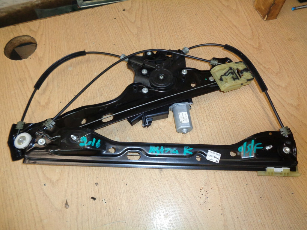 VAUXHALL ASTRA K MK7 2016-2019 DRIVER SIDE FRONT WINDOW REGULATOR MOTOR 13406674