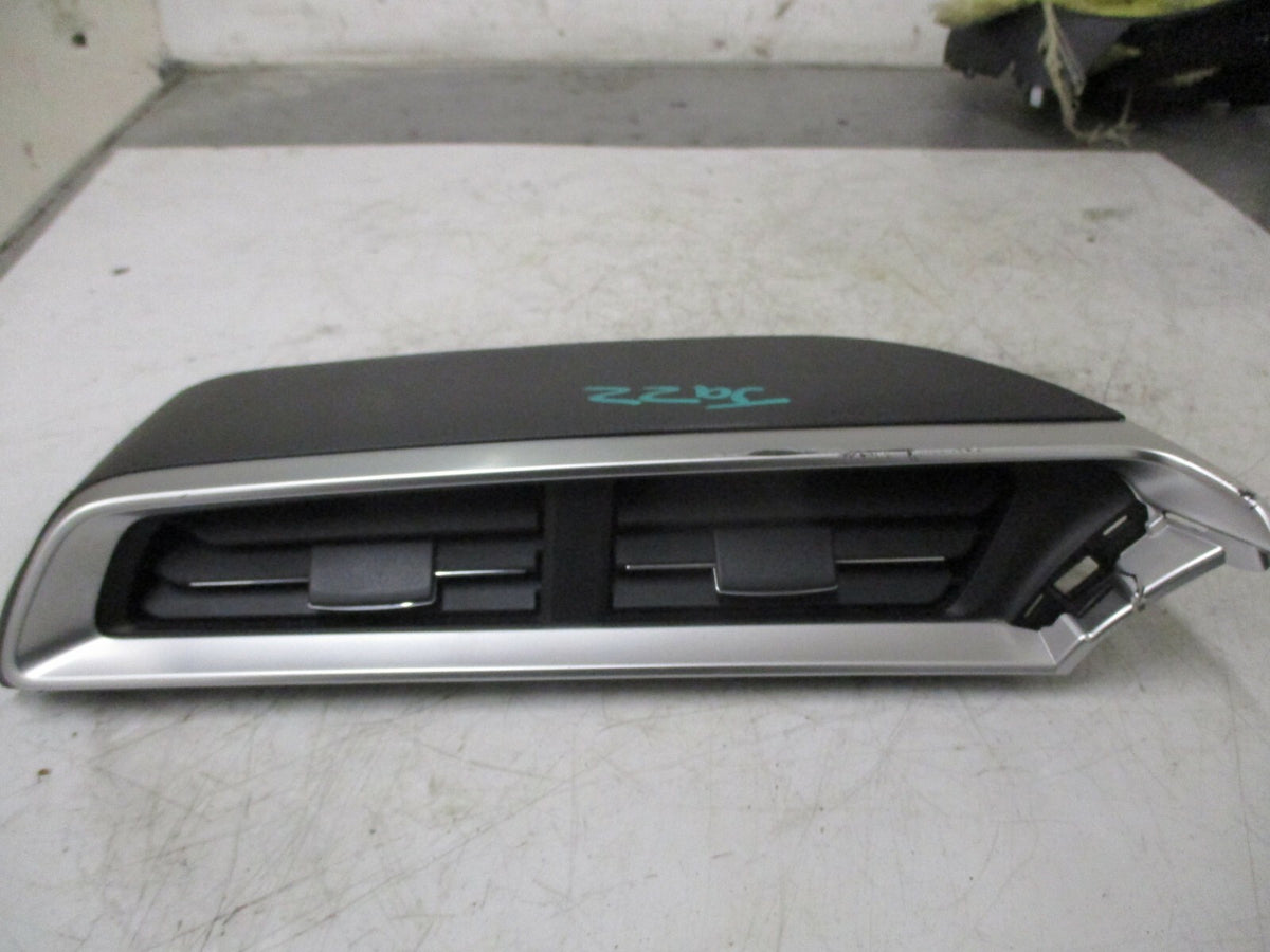 HONDA JAZZ MK4 2018 CENTRE DASHBOARD AIR HEATER VENT SURROUND TRIM 77610-T5A