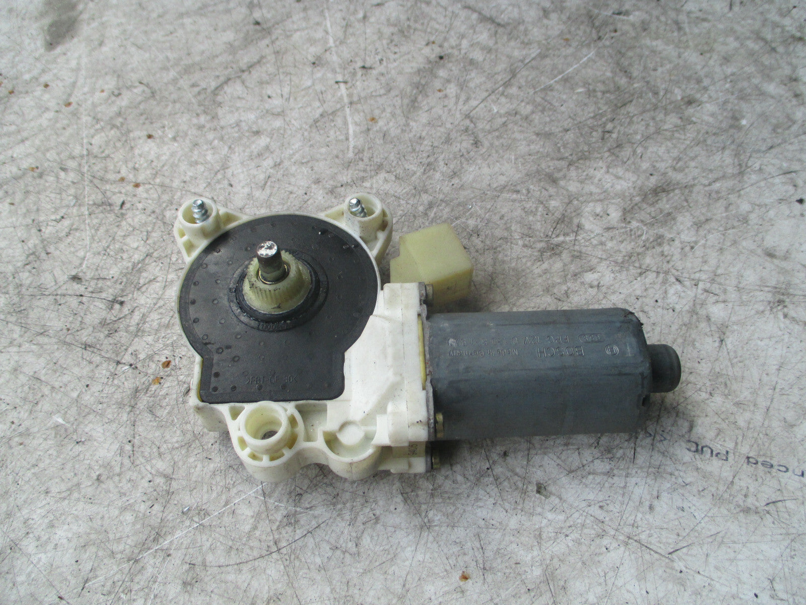 MERCEDES BENZ E CLASS W211 2004 PASSENGER FRONT DOOR WINDOW MOTOR A2118202942