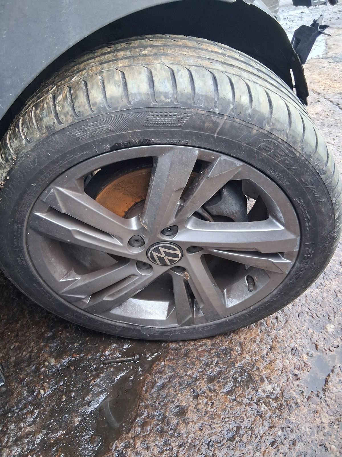 2024 VW VOLKSWAGEN GOLF MK8 R LINE 17 INCH ALLOY WHEEL WITH TYRE 225/45R17