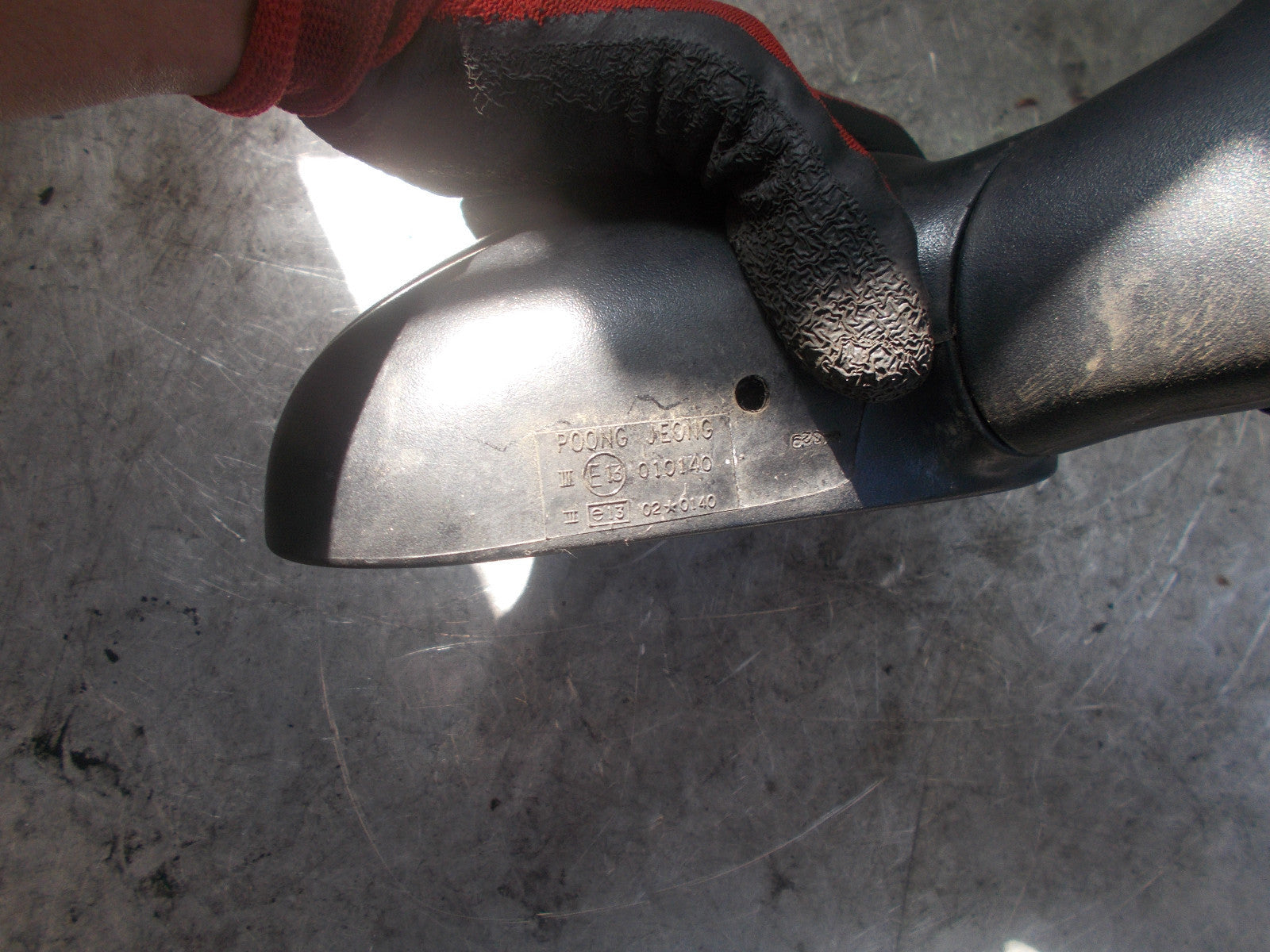2001 DAEWOO MATIZ OS/ DRIVER SIDE MANUAL WING MIRROR E13010140 BLACK