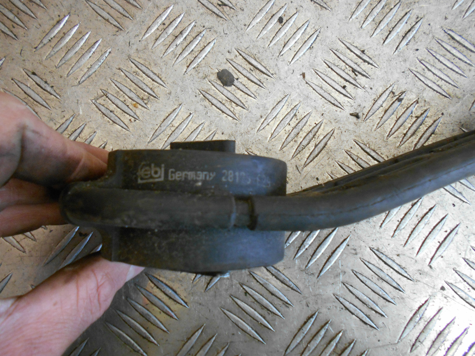 RENAULT SCENIC MK2 2003 1.6 GEARBOX MOUNT 28198629