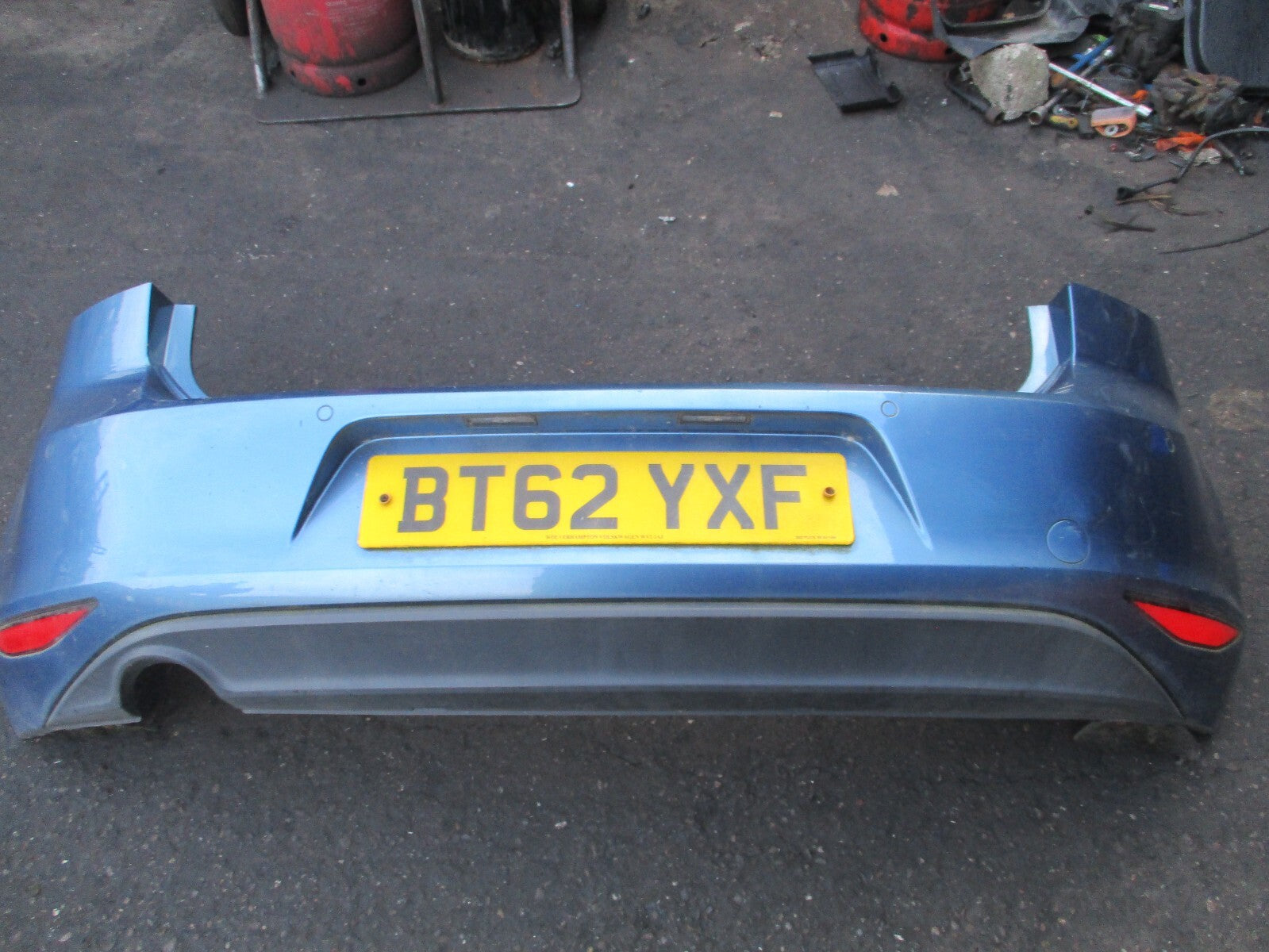 2013 VW VOLKSWAGEN GOLF MK7 REAR BUMPER WITH PDC SENSORS BLUE LA5J SCRATCHES