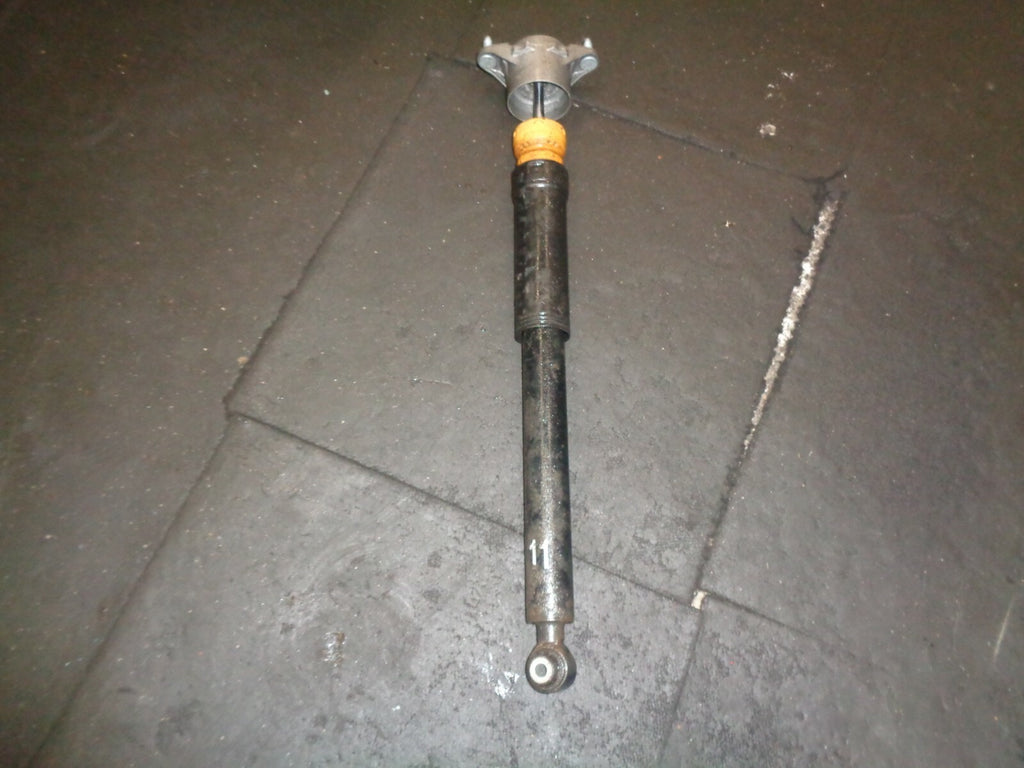 MERCEDES 2018 A CLASS W176 2.1 DIESEL REAR SHOCK ABSORBER DAMPER LEG